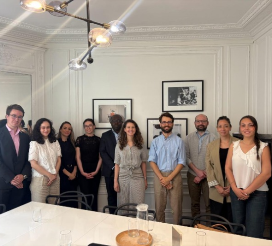 Baptiste Rigaudeau et Anne-Sophie Tonin, associés de Lead up Avocats, avec les étudiants du LLM Contentieux International des Affaires Approfondi de l'UPEC, après le séminaire sur le contentieux minier, Paris, 22 mai 2026.